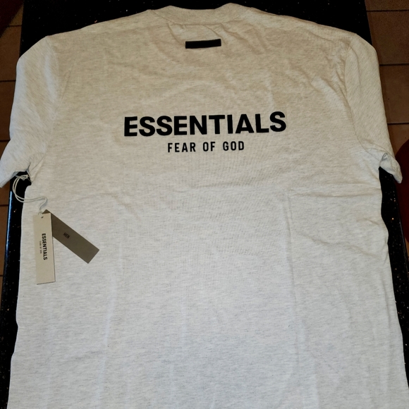 ESSENTIALS(fear of God) Large/Lt Oatmeal - Picture 3 of 5